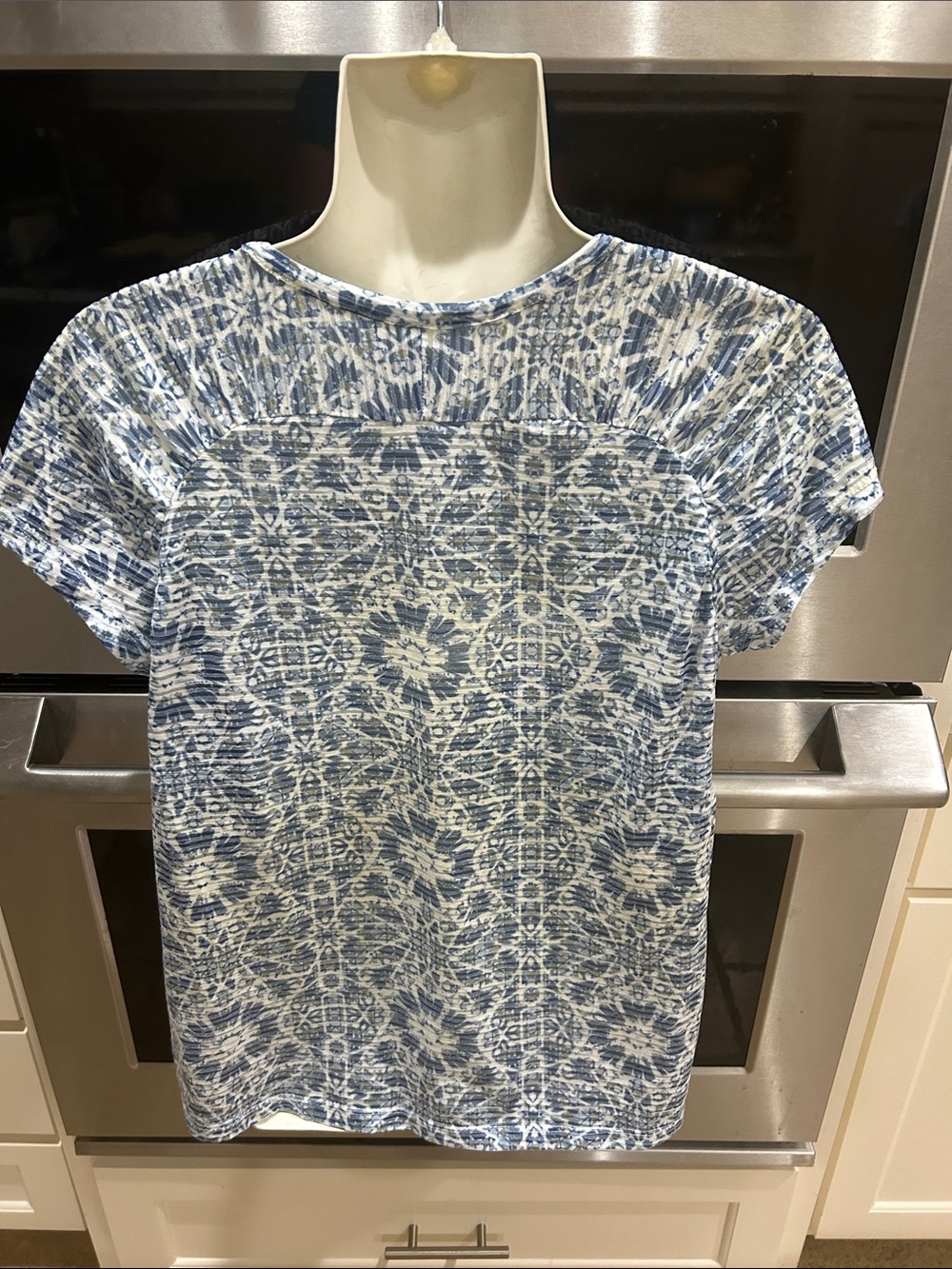 Aventura Blue and White Short-Sleeve Patterned Top - Picture 4 of 15